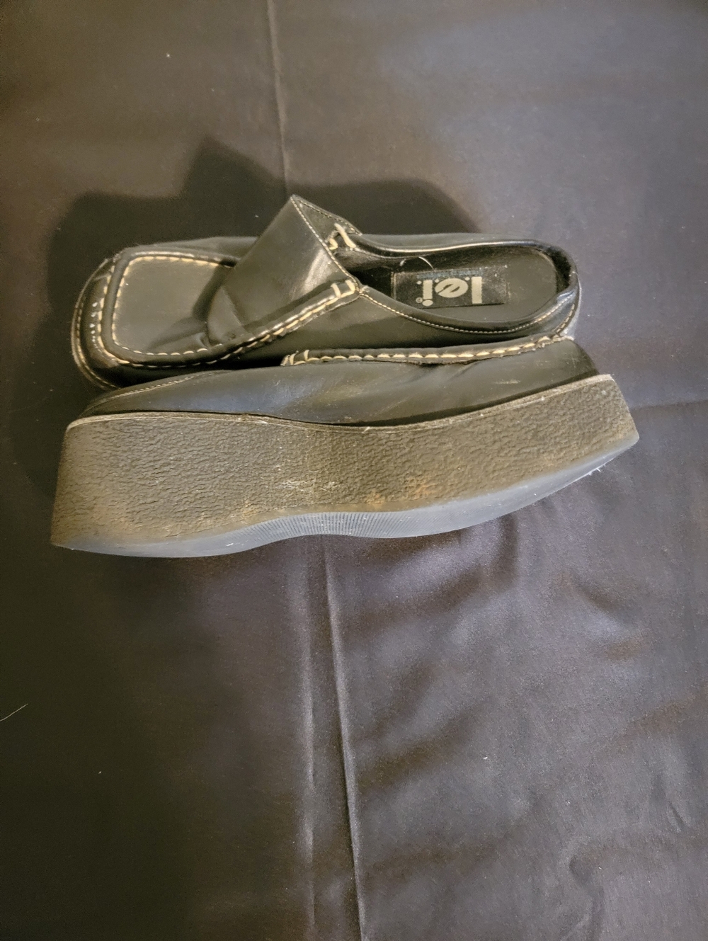 lei Black Leather Platform Mules with Contrast Stitching - Picture 4 of 7